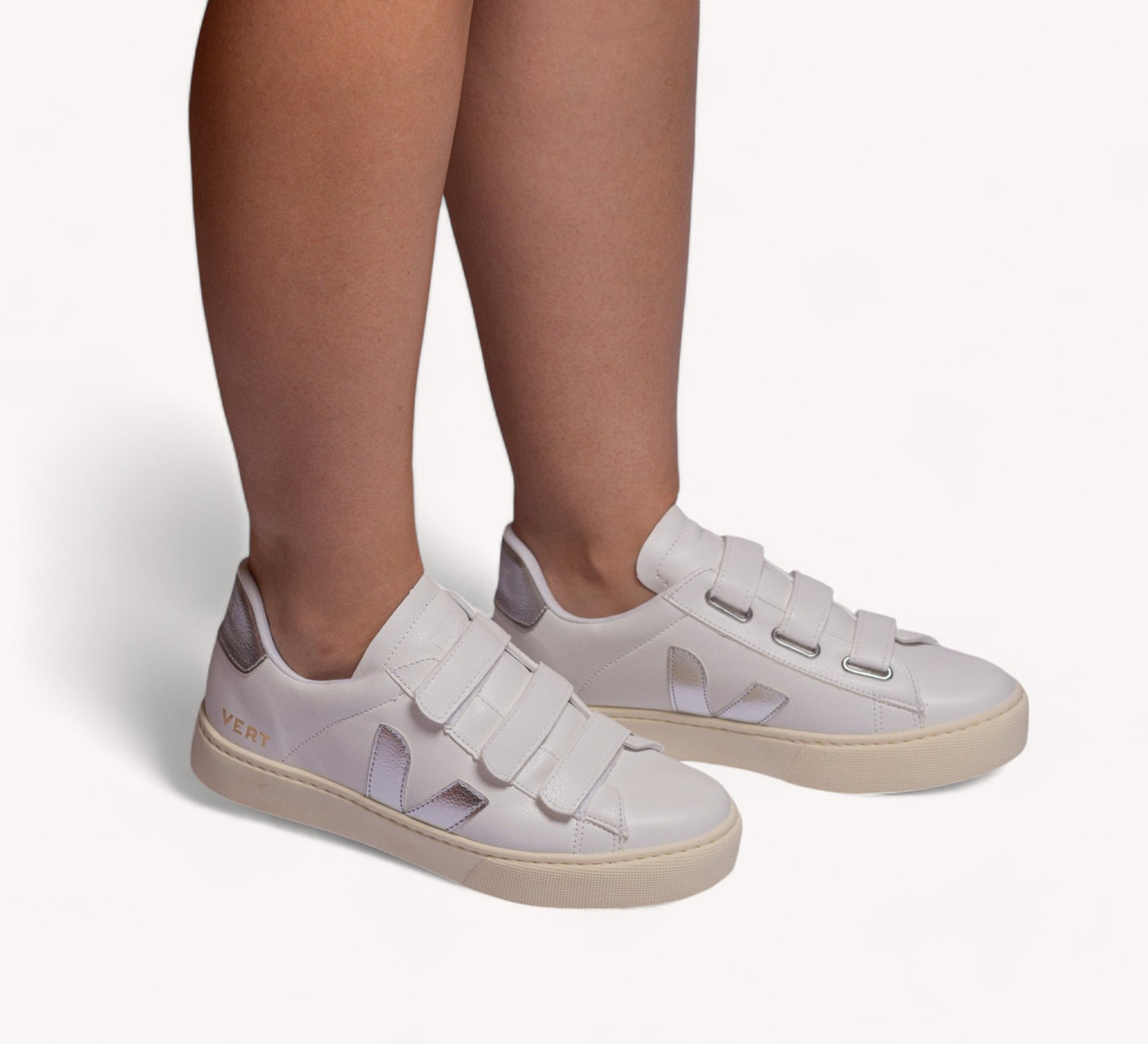 Tênis com Velcro