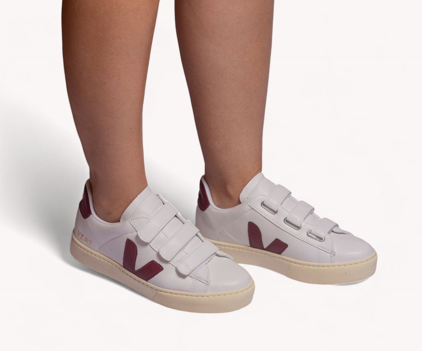 Tênis com Velcro