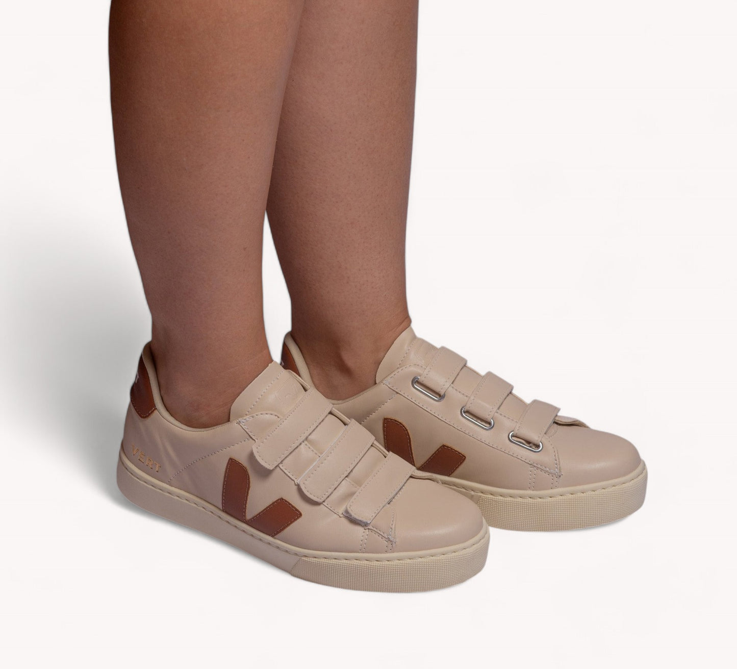 Tênis com Velcro